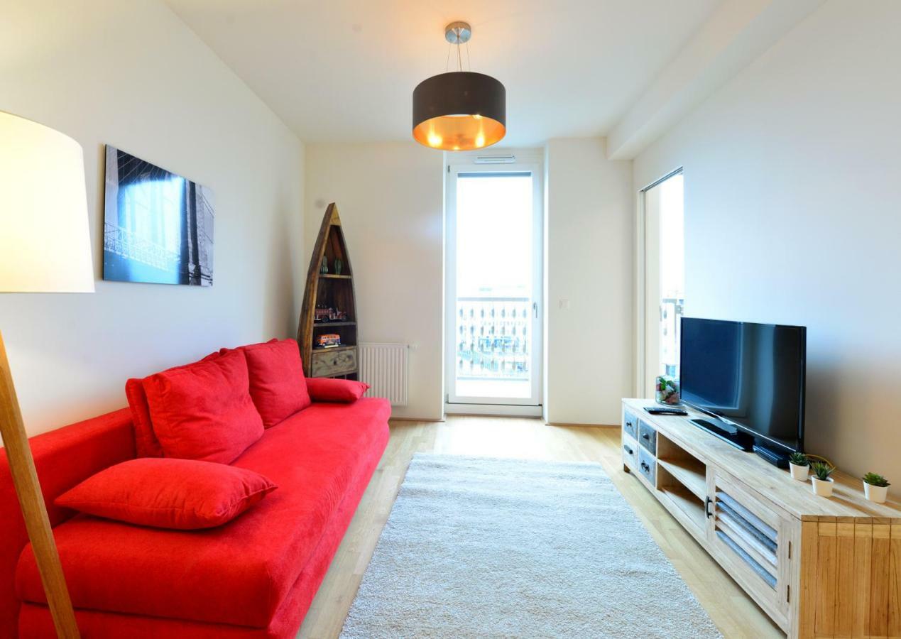 Self-check-in With View&free Parking Apartment *