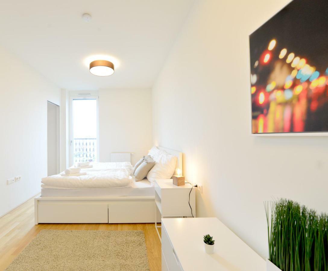 Self-check-in With View&free Parking Apartment *