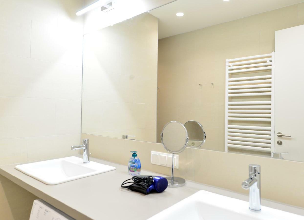 Self-check-in With View&free Parking Apartment Wien